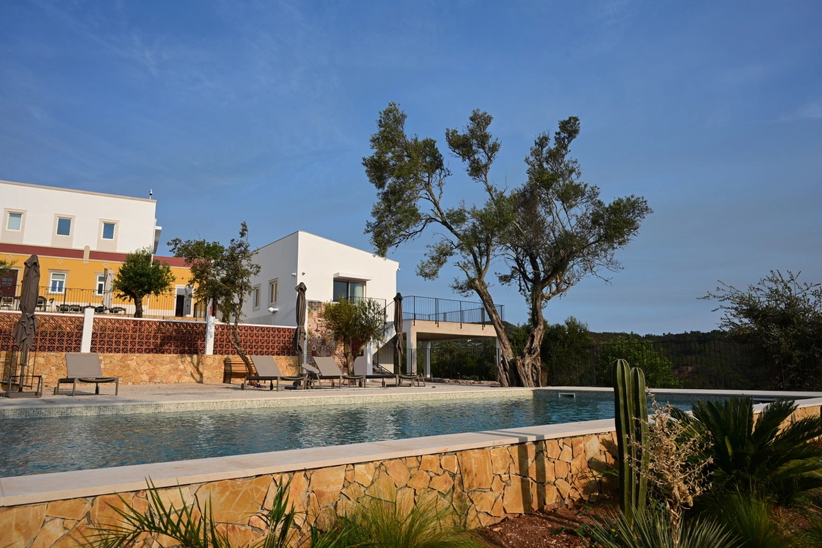 Penedo do bufo Algarve vue avec piscine